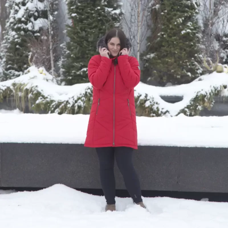 Our model wears the SPARKLING 2.0 pekin winter jacket, front view