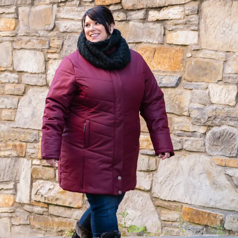 Our model wears the winter jacket plus size VOGUE cabernet in the streets of Quebec City