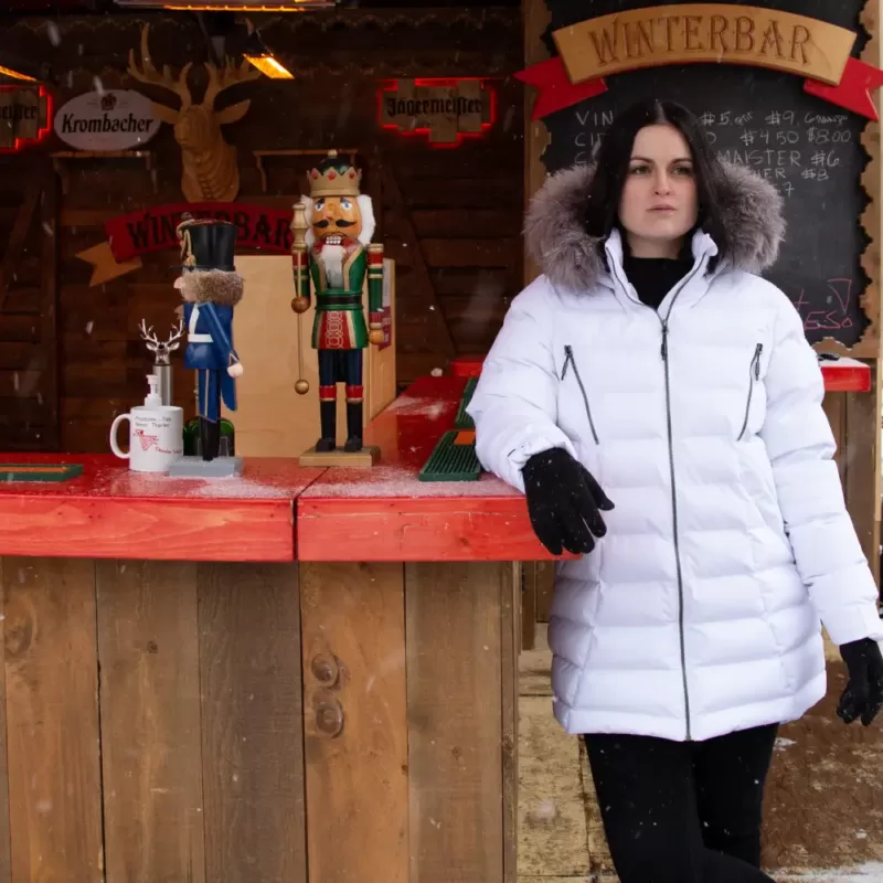 Our model wears the ELEMENT-44758 winter jacket, white at the German Christmas market.