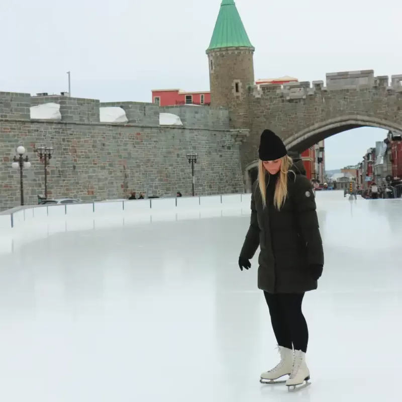 Our model wears the winter jacket SLACK algae skating on the Place d'Youville ice ring.